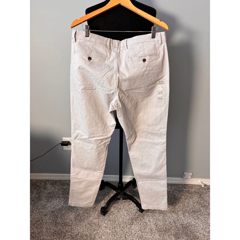Gap Men's Classic light khaki Chino Pants Straight Leg Casual Pants Button NWT